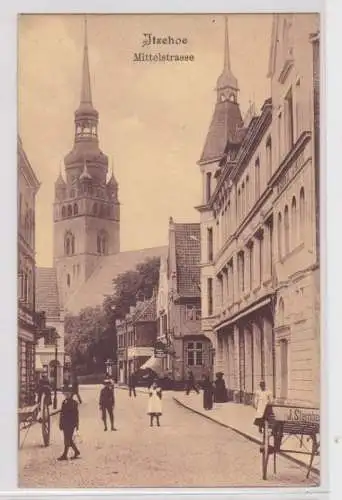 62916 AK Itzehoe - Mittelstrasse, Straßenansicht mit Händlerwagen 1910