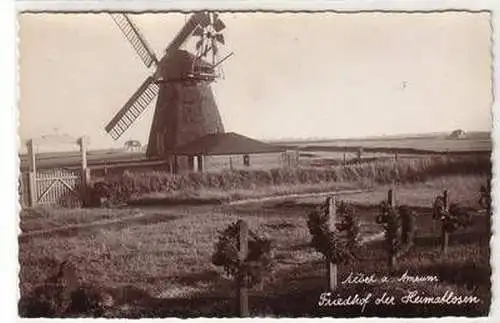 54097 Ak Nebel auf Amrum Friedhof der Heimatlosen Windmühle um 1940