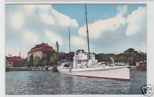 27520 Ak Kiel königl. Schloss und S.M.S. Carmen um 1910