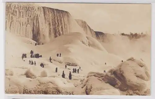 80911 Foto Ak USA Niagara Falls On the Ice-Bridge Eisbrücke Gletscher 1914