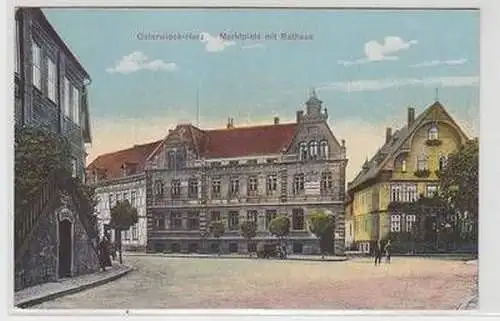 57313 Ak Osterwieck Harz Marktplatz mit Rathaus um 1910