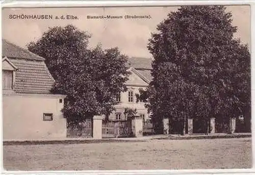 54968 Ak Schönhausen an der Elbe Bismarck Museum Strassenseite 1919