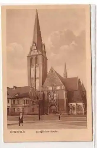 39269 Ak Bitterfeld evangelische Kirche um 1920