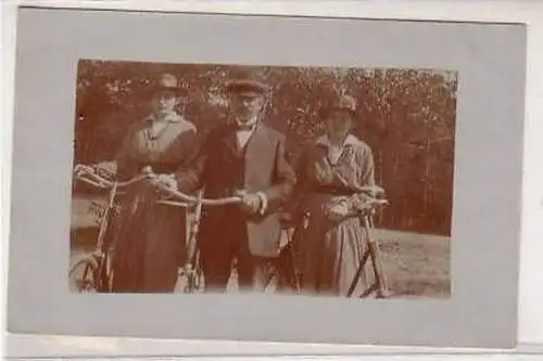 33822 Foto Ak Wittenberg 3 Radfahrer 1916