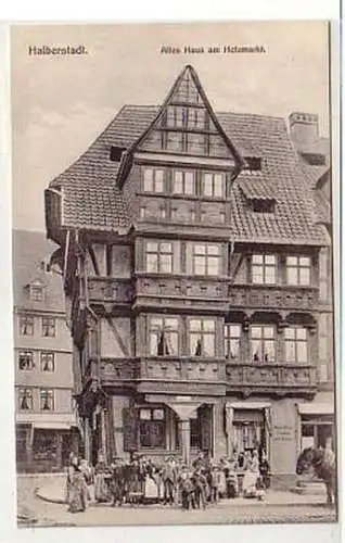 36328 Ak Halberstadt Altes Haus am Holzmarkt um 1920