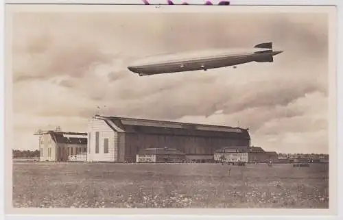 84656 Ak 'Graf Zeppelin' über der Werft um 1930