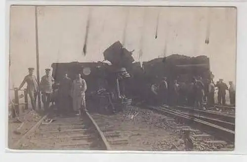 55064 Foto Ak Eisenbahnunglück in Russland im 1. Weltkrieg