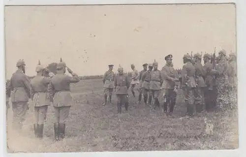 57724 Feldpost Foto Ak der Kronprinz beim Truppenbesuch 1916