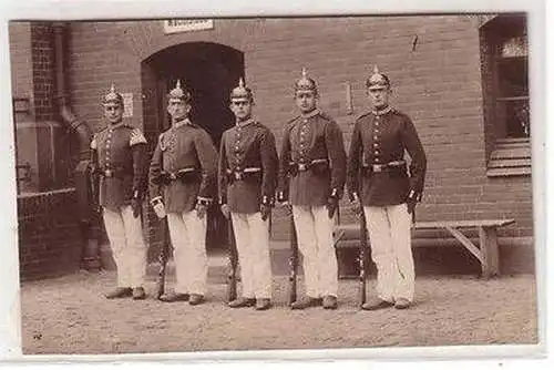 09878 Foto Ak Soldaten Sachsen mit Pickelhaube 1911