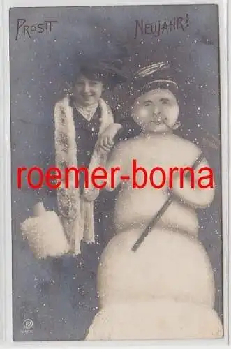 78678 Neujahrs Ak Dame mit Pelz posiert mit Schneemann 1909