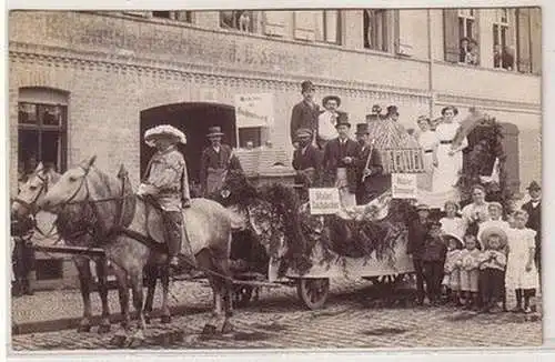 58949 Foto Ak Festumzug Pferdekutsche "Es lebe das Bauhandwerk" um 1920