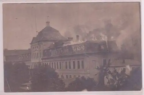 37810 Foto Ak Brandkatastrophe Schlossanlage um 1910