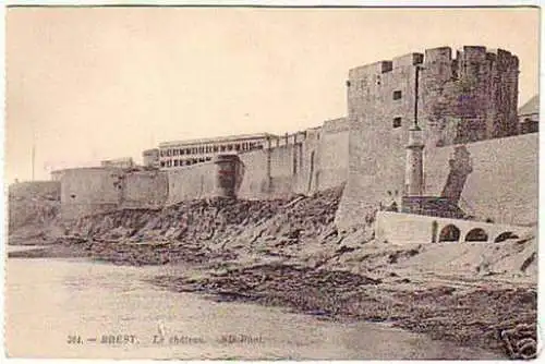 11323 Ak Brest Frankreich Le Chateau um 1910