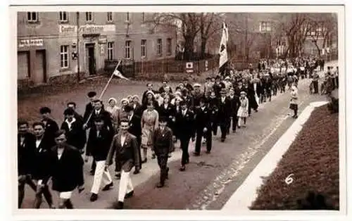 47221 Foto Ak Großweitzschen Turner-Parade vor dem Gasthof um 1920