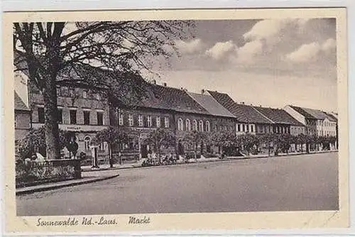 62737 AK Sonnewalde Niederlausitz Markt mit Postamt und Gasthof um 1930