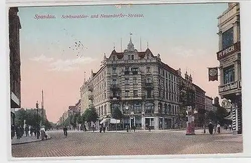 62808 Ak Spandau Schönwalder- und Neuendorfer Strasse mit Kaffeegeschäft 1915