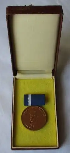 seltener DDR Orden Friedrich Wolf Medaille im Etui Bartel 315 (127383)