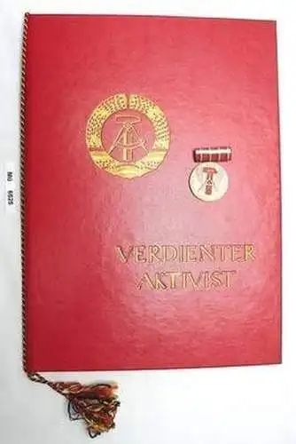 DDR Verdienter Aktivist im Originat Etui plus Original Urkunde 1975