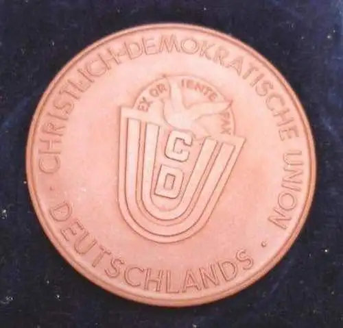 DDR Porzellan Medaille 25 Jahre Mitarbeit CDU im Etui