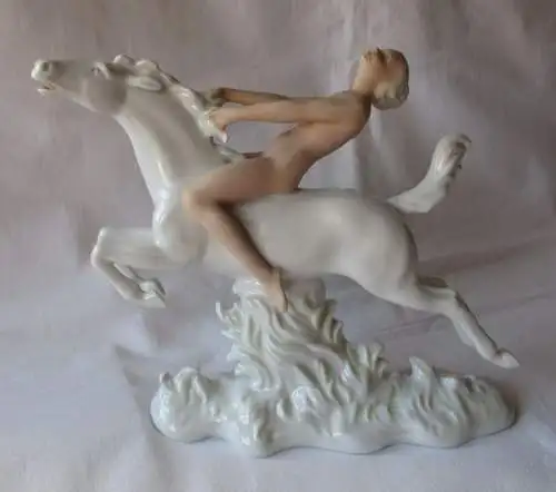 Schaubach Kunst Erotik Figur Akt Frau auf weißem Pferd H 16 cm (114523)