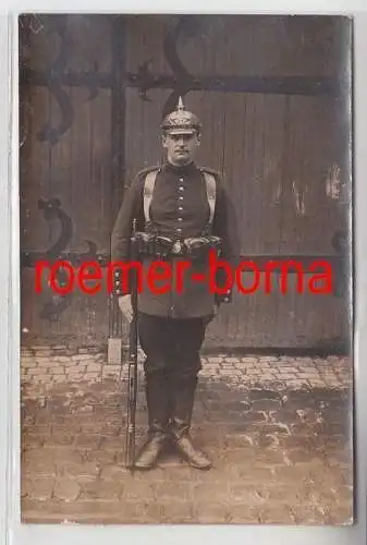 57184 Foto Ak Soldat Preussen mit Pickelhaube 1915