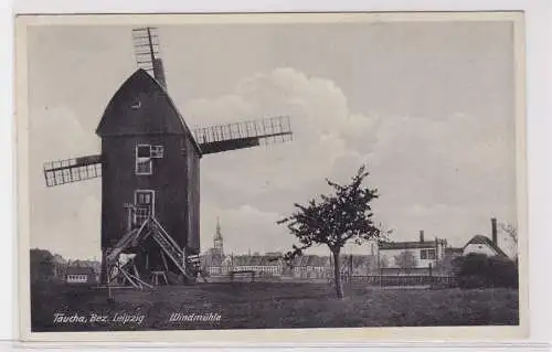 02334 AK Taucha, Bezirk Leipzig - Windmühle im Hintergrund Rathaus 1939