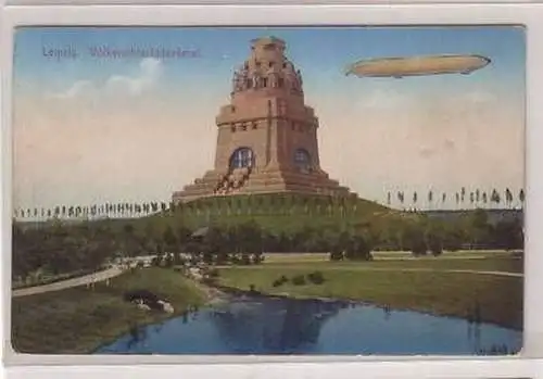 28/3 Ak Leipzig Völkerschlachtdenkmal mit Zeppelin 1916