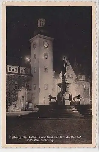 62077 Ak Freiberg i. Sa. Rathaus u. Denkmal Otto der Reiche Festbeleuchtung 1942