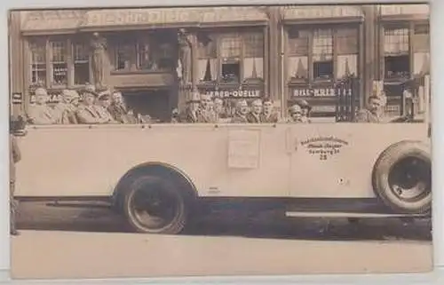 53440 Foto Ak Gruß aus Hamburg Stadtrundfahrt vor Kaffee Bieber Diele um 1930