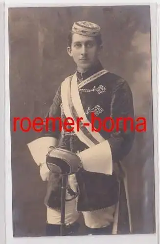 86127 Foto Ak Studentika Augsburg Student mit Scherpe und Degen um 1910