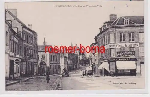 85106 Ak Le Neubourg la Rue de l´Hotel de Ville um 1910