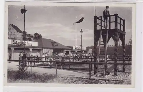90880 AK Zöblitz im Erzgebirge - Städtisches Freischwimmbad mit Sprungturm 1944