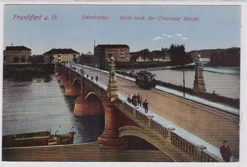 86595 Ak Frankfurt a.O. Oderbrücke Blick nach der Crossener Strasse um 1910