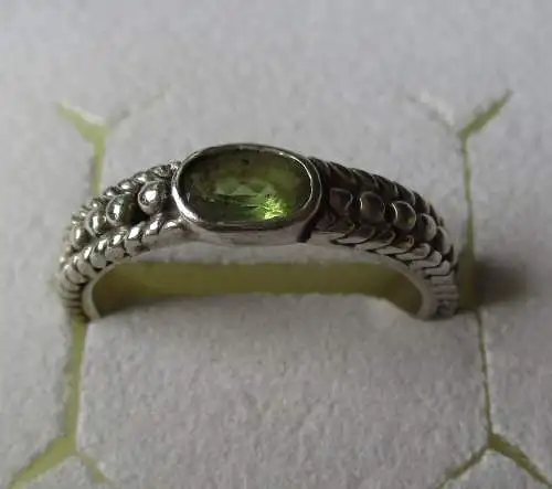 Eleganter Silber Ring mit hellgrünem Schmuckstein (153459)