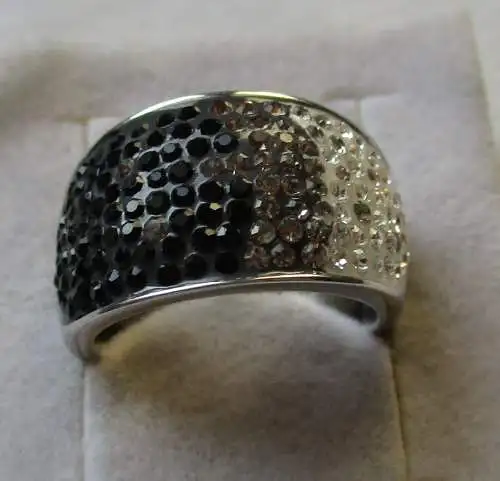 Silbern schillernder Damen-Ring Modeschmuck mit unzähligen Steinchen (125008)