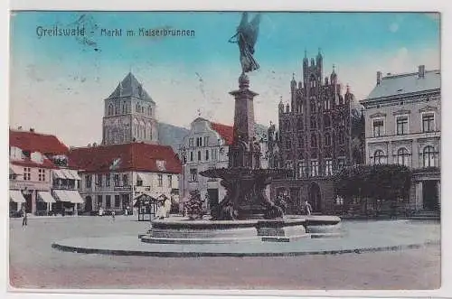 907324 Ak Greifswald Markt mit Kaiserbrunnen 1919