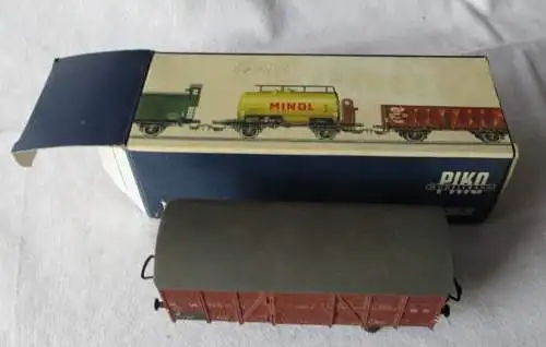 Modelleisenbahn PIKO Güterwagen Verschlagwagen DR braun Spur H0 (166494)