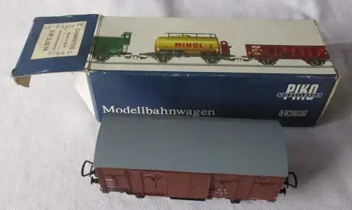 Modelleisenbahn PIKO Gedeckter Güterwagen DR braun Spur H0 OVP (168326)