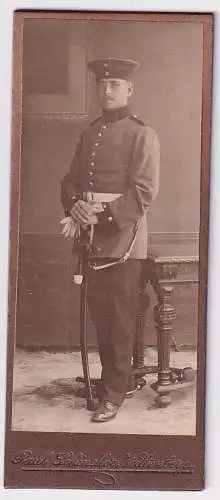 56085 Kabinettfoto Wittenberg Soldat mit Uniform und Säbel um 1916