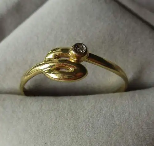 zierlicher Damen Ring 333er Gold mit kleinem Diamanten (167936)