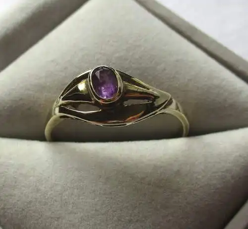 Klassischer 333er Gold Damen Ring mit kleinem Amethyst Edelstein (168039)