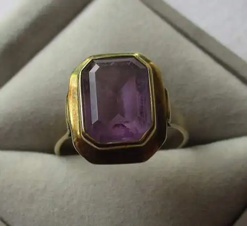 Klassischer 333er Gold Damen Ring mit schönem Amethyst Edelstein (168073)