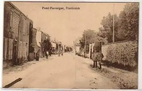 45550 Ak Pont Faverger Frankreich Straßenansicht um1915