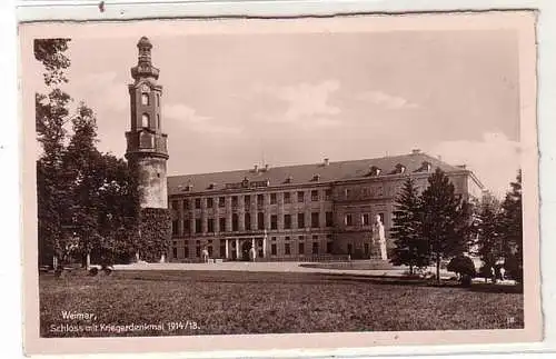 60735 Ak Weimar Schloß mit Kriegerdenkmal 1914/1918 um 1930