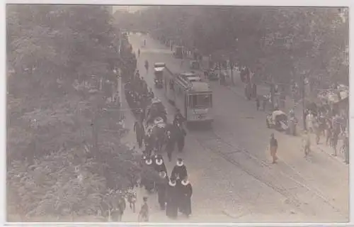 907394 Foto Ak Leipzig Straßenbahn Augustusplatz-Paunsdorf Begräbnis Pfarrer