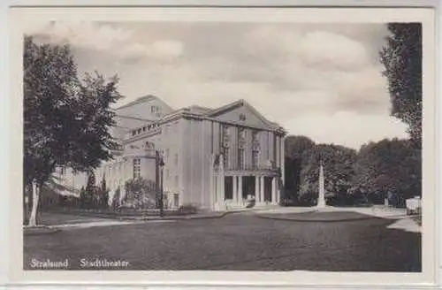 48825 Ak Stralsund Stadttheater um 1930