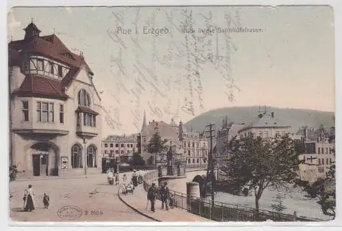 48399 AK Aue im Erzgebirge - Blick in die Bahnhofsstrasse, Straßenansicht