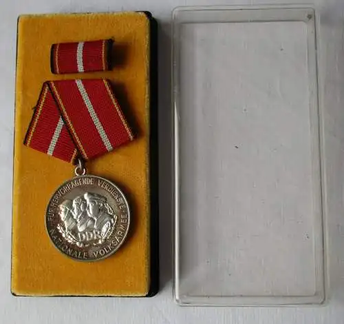 DDR Verdienstmedaille der nationalen Volksarmee NVA in Silber 900er Ag (116668)