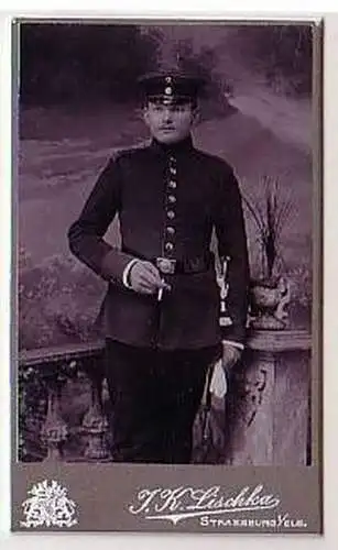 42372 kleines Kabinettfoto Soldat Strassburg E. um 1910