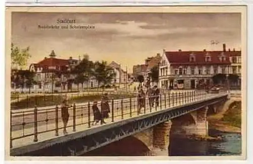 39438 Ak Staßfurt Bodebrücke und Schulzenplatz um 1920